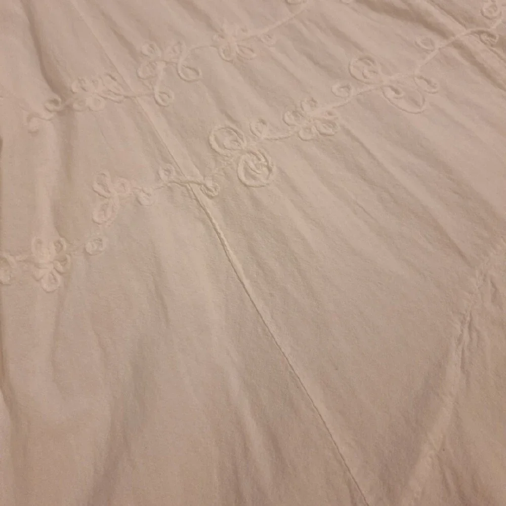 Giocam White Embroidered V-Neck embrodery Dress